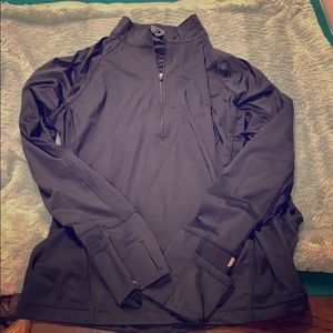 Storm creek women’s 1/4 zip shirt.  size M.